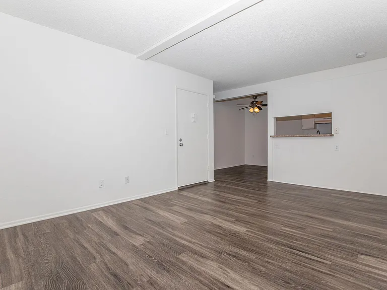 Maplewood Apartment Homes — Photo 17