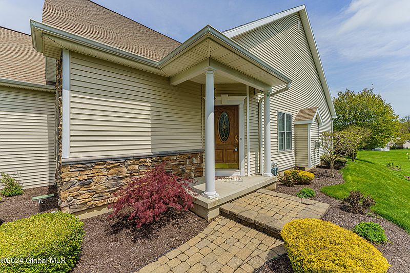 4th image of 19 Brighton Drive