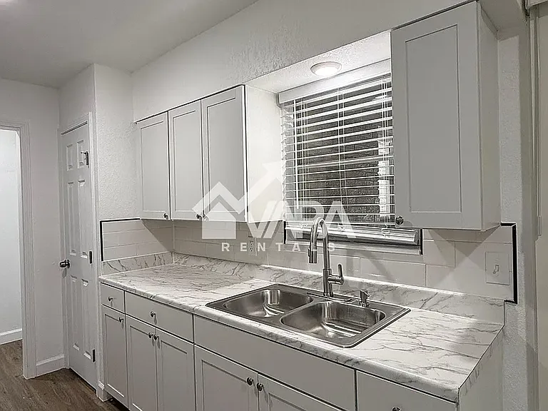 4938 Bernadine Dr — Photo 5