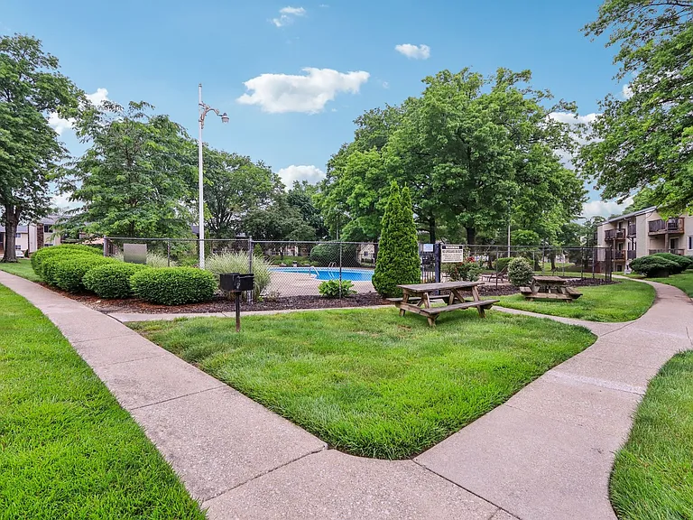 Fountain Park Apartments | Specials Available — Photo 18