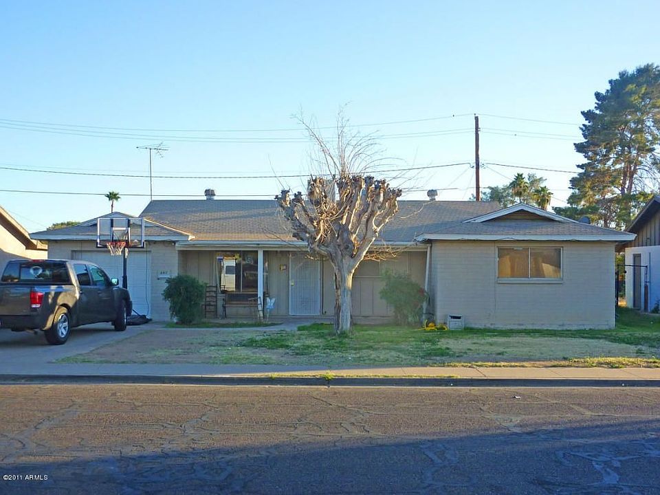 1st image of 647 E 8th Ave