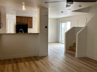 82 Peachtree Hill Ave, Las Vegas, NV 89183