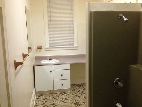 4th image of 603 E Union Ave #B