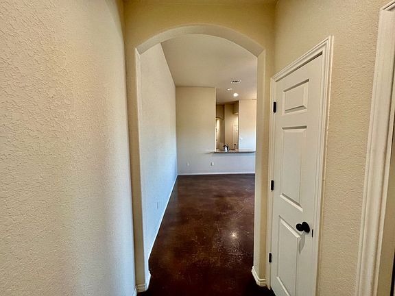 4th image of 102-104 Stacy Ln