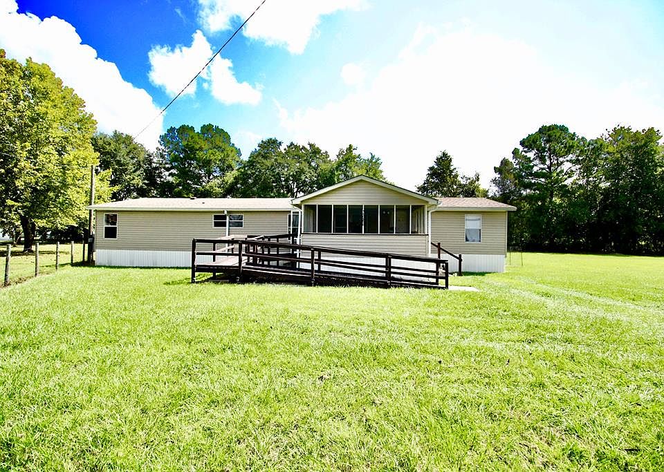 1st image of 3929 Howell Dr