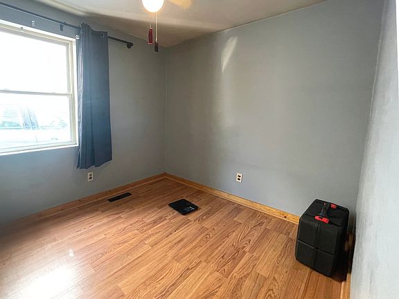 5th image of 310 Johnson St