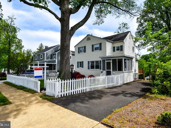 214 W Greenway Blvd, Falls Church, VA 22046