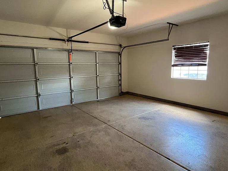 526 E Bartlett Way — Photo 10