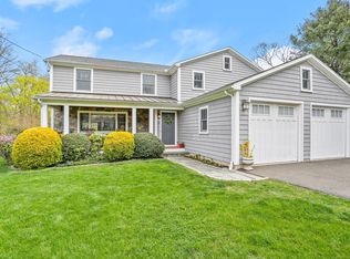 28 Heather Ln, Fairfield, CT 06824
