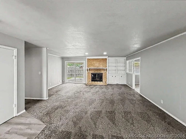 5210 S 74th Ave E — Photo 3