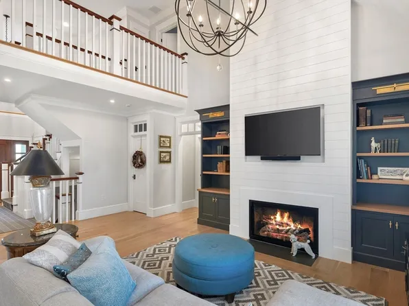 7 Bobby Jones Dr, Andover, MA 01810