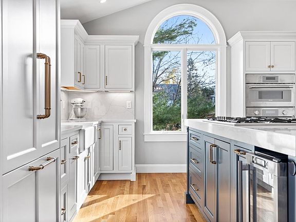 2nd image of 25 Falmouth Rd