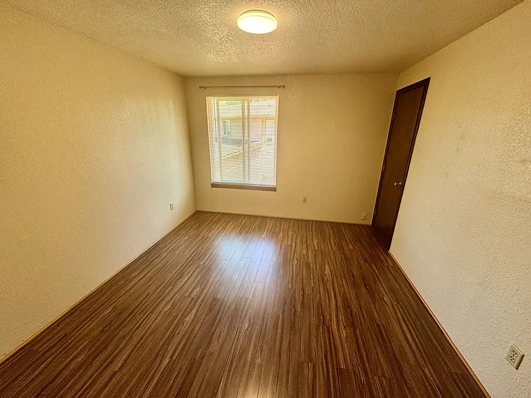 162 SE Atwood Ave — Photo 11