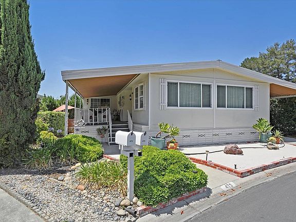 3rd image of 473 Millpond Dr