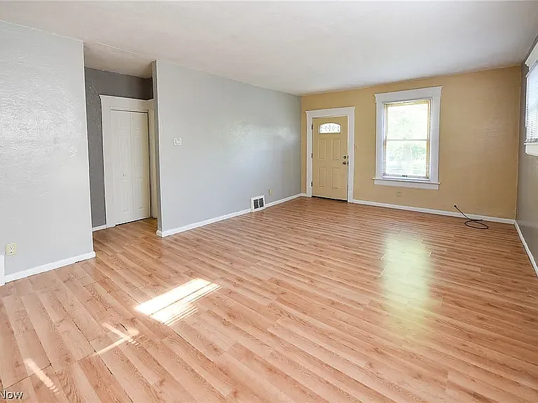2 bed, 1032 sqft, $1,200 — Photo 3