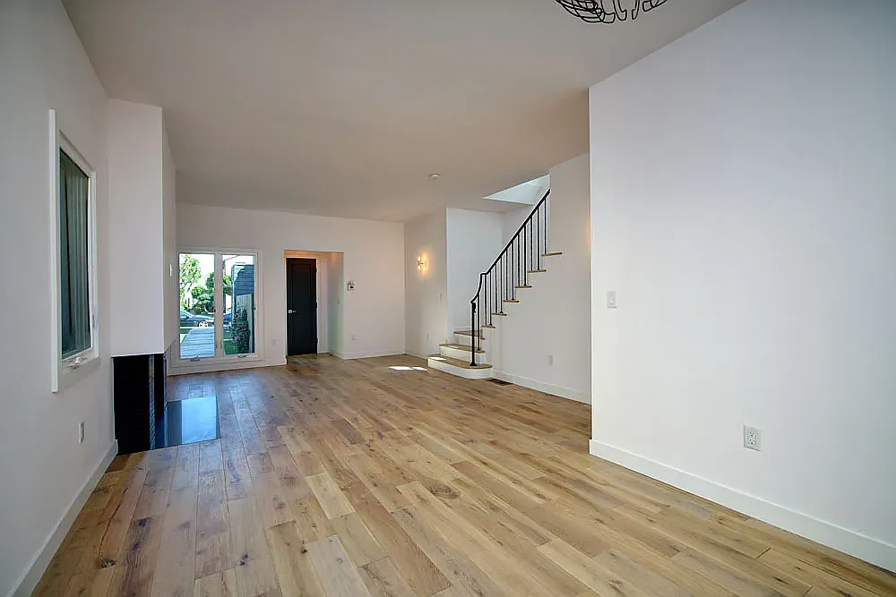 2 bed, 2.5 bath, 1200 sqft, $4,795 — Photo 4