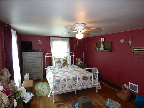 4th image of 155 Millet Ave