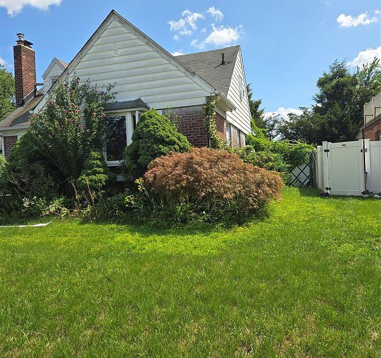 2nd image of 5-11 17th St