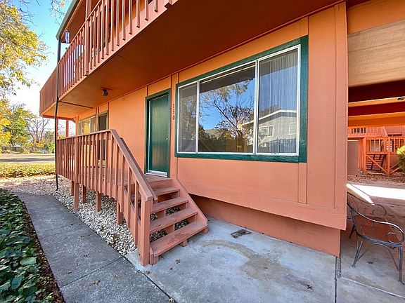 4th image of 102 Brown St #150
