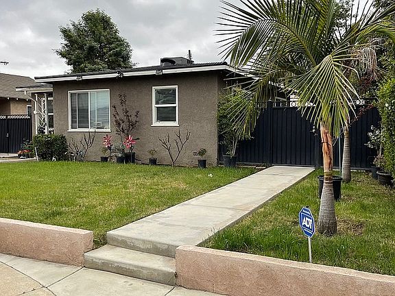 2nd image of 10616 Rose Hedge Dr