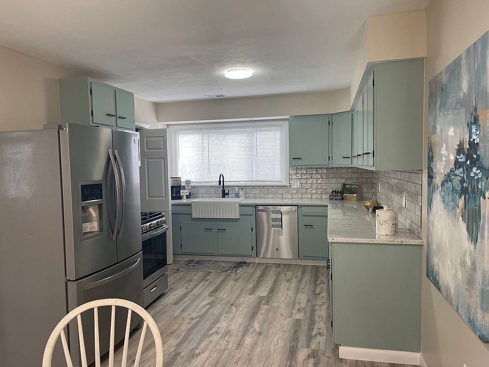 32 N Aurora Rd, Aurora, OH 44202 Zillow