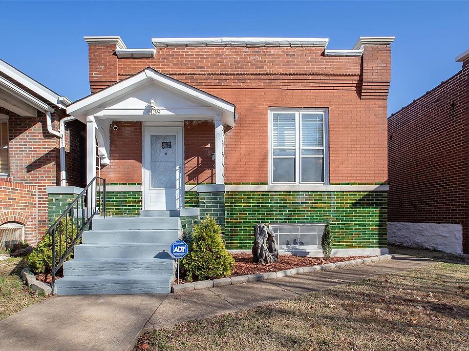 2nd image of 4139 Walsh St