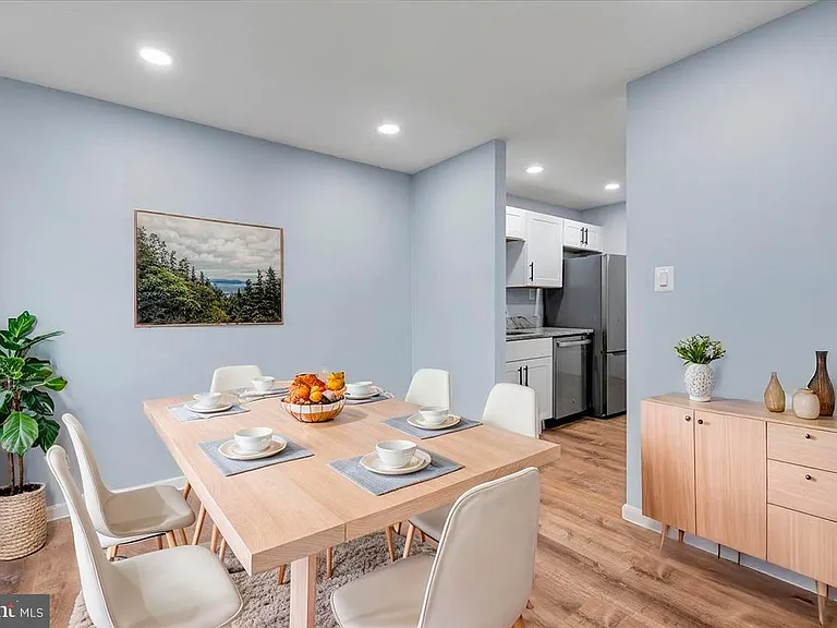 4520 King St #601 — Photo 8