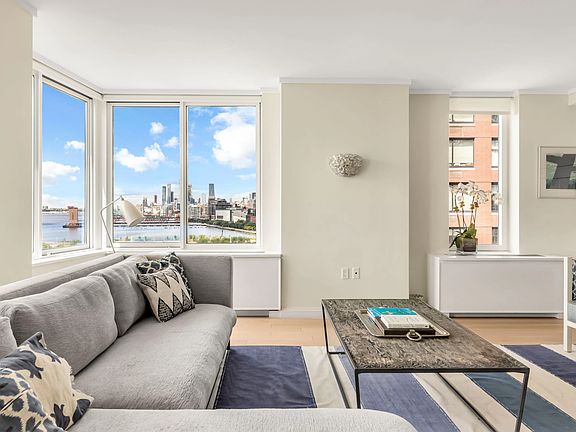 4th image of 212 Warren St APT 11L