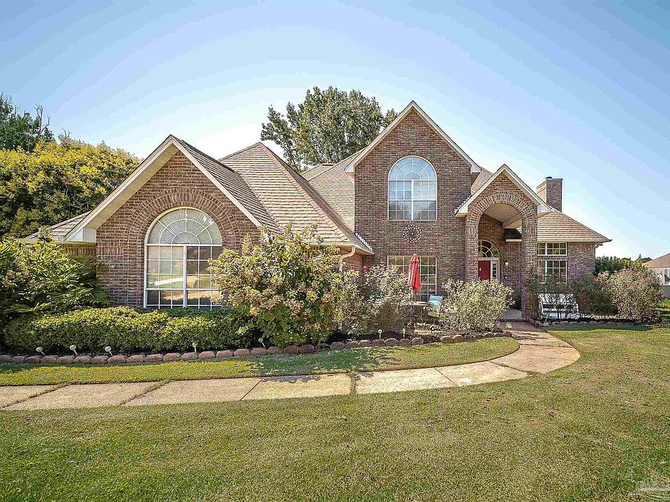 1st image of 5663 Doral Dr