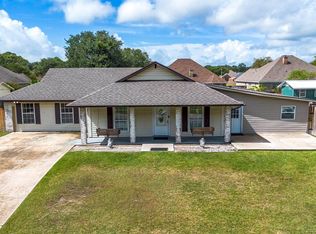 6313 J F Douglas Dr, Ocean Springs, MS 39564