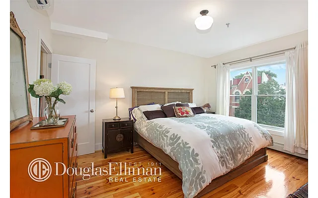Rented by Douglas Elliman | media 23