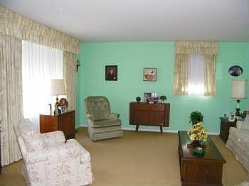 2nd image of 326 Hopwood Dr