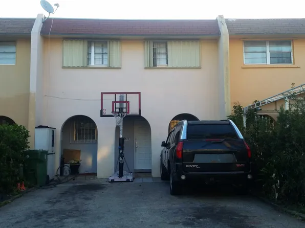 6975 W 3rd Ave, Hialeah, FL 33014