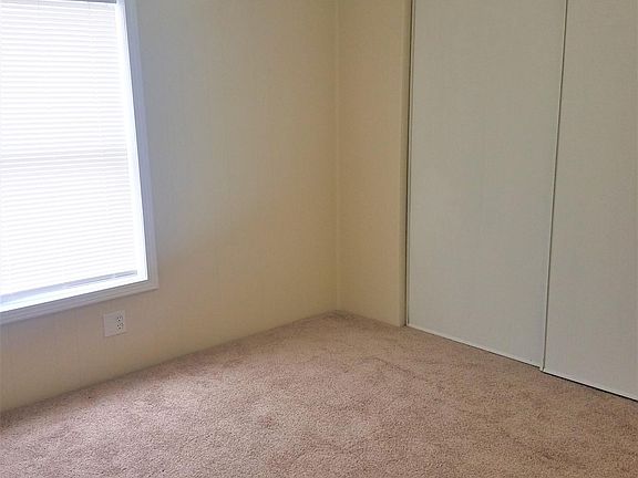 4th image of 924 W Bonny Doon Ln