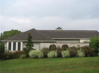 1403 Morraine Dr, Woodstock, IL 60098