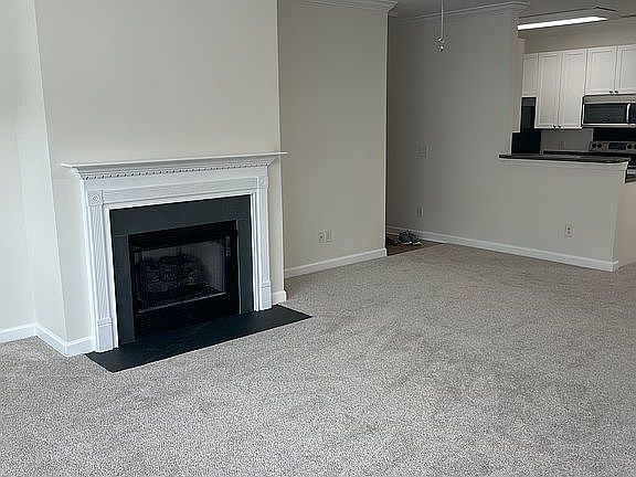 3rd image of 164 Golfview Ln