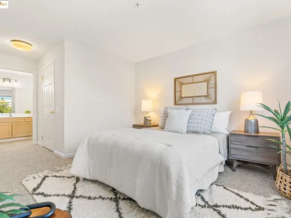 555 10th St, Oakland, CA