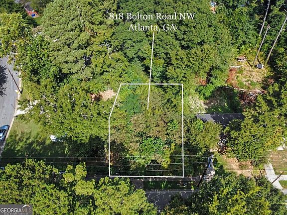 5th image of 818 Bolton Rd NW