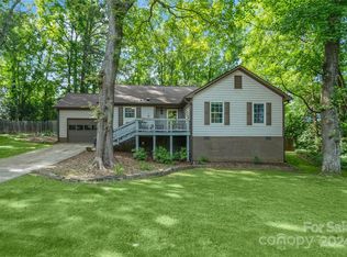 9732 Buckskin Ln, Mint Hill, NC 28227