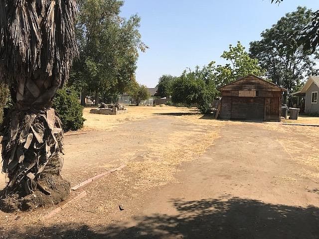 2nd image of 373 E Sierra Ave