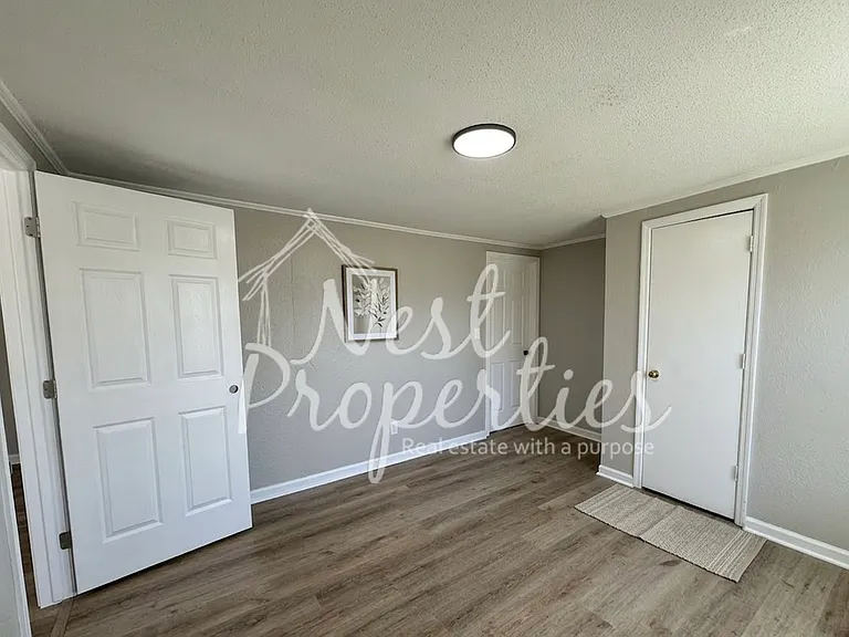 2515 Douglas Rd — Photo 6