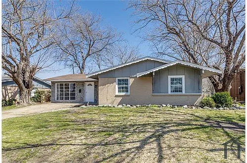 2530 Aloha Dr Photo 1