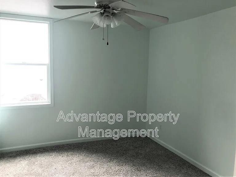 289 N Main St — Photo 5