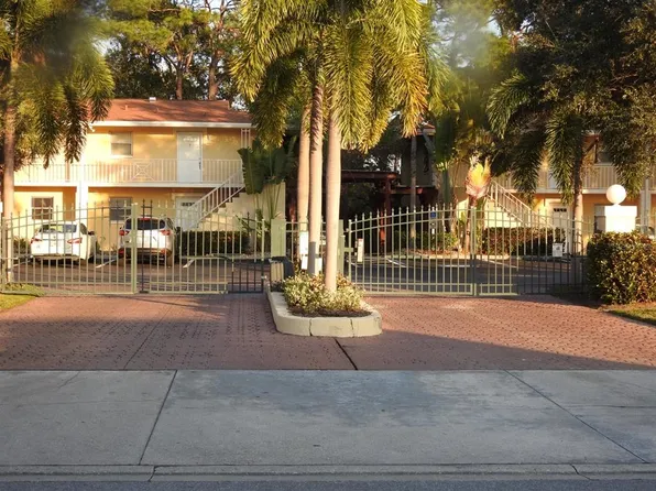 972 La Costa Cir Unit 8, Sarasota, FL 34237