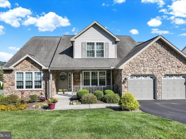 907 Billy Dr, Sinking Spring, PA 19608