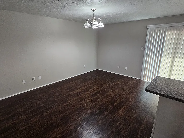 22903 Millgate Dr — Photo 9
