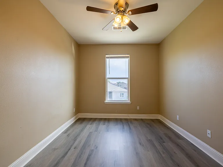 1375 Poppy Ridge Ct — Photo 21