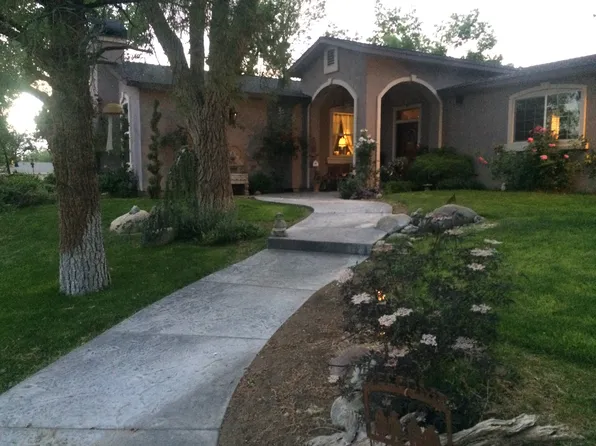 2003 Country Cir, Sparks, NV 89434