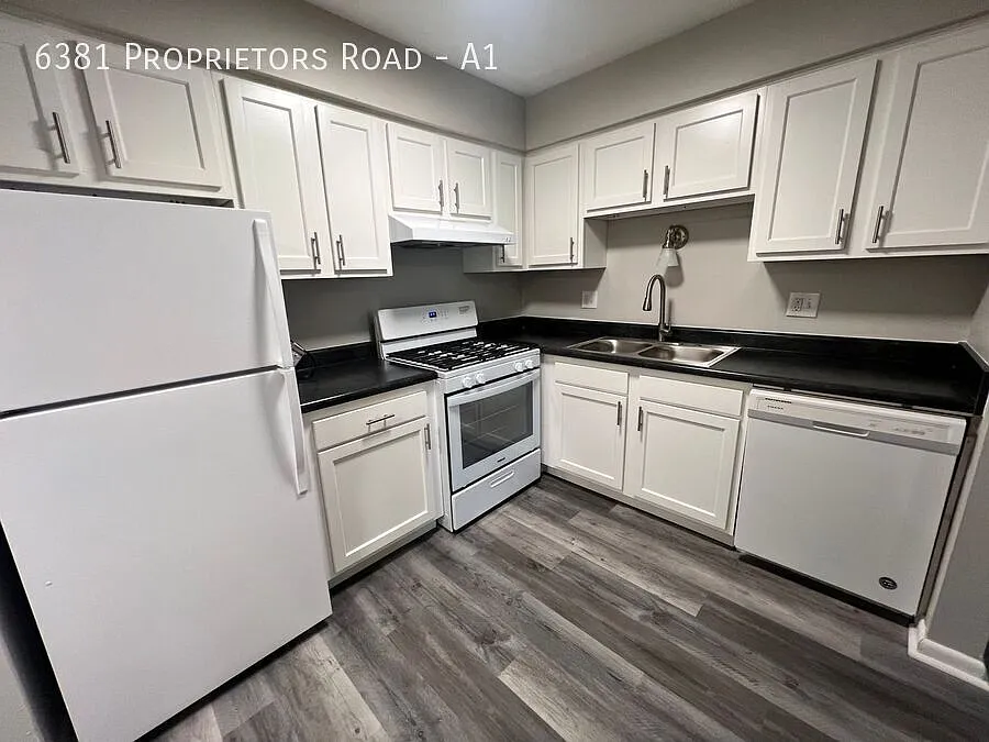 Worthington Village - 3 Bedroom 2 Bath Apartment — Photo 2