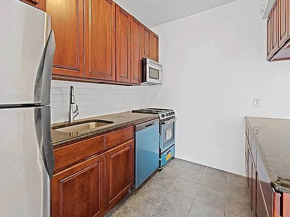 3rd image of 101 E 116th St #50B